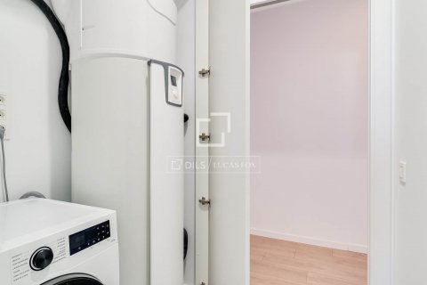 Apartamento de 3 dormitorios en venta en L'Hospitalet de Llobregat, Barcelona, Cataluña, Spain № 8766 - foto 16