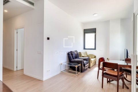 Apartamento de 3 dormitorios en venta en L'Hospitalet de Llobregat, Barcelona, Cataluña, Spain № 8766 - foto 6