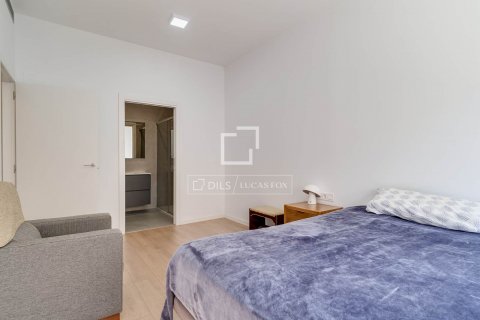 Apartamento de 3 dormitorios en venta en L'Hospitalet de Llobregat, Barcelona, Cataluña, Spain № 8766 - foto 25