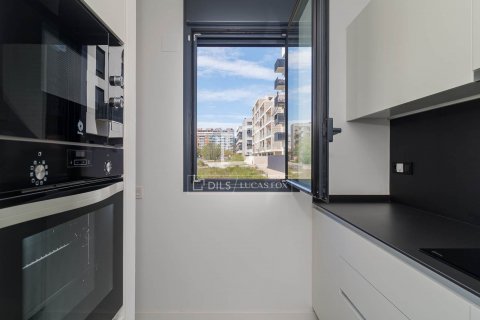 Apartamento de 3 dormitorios en venta en L'Hospitalet de Llobregat, Barcelona, Cataluña, Spain № 8766 - foto 13