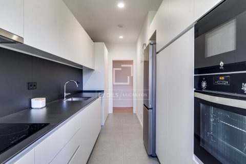 Apartamento de 3 dormitorios en venta en L'Hospitalet de Llobregat, Barcelona, Cataluña, Spain № 8766 - foto 11