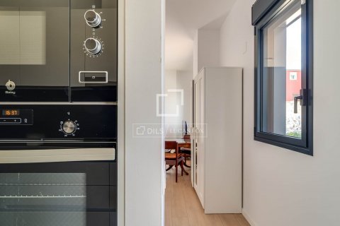 Apartamento de 3 dormitorios en venta en L'Hospitalet de Llobregat, Barcelona, Cataluña, Spain № 8766 - foto 15