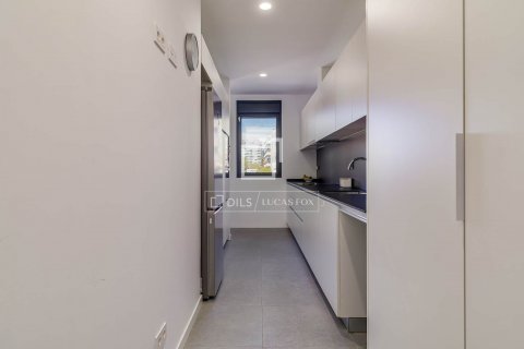 Apartamento de 3 dormitorios en venta en L'Hospitalet de Llobregat, Barcelona, Cataluña, Spain № 8766 - foto 14