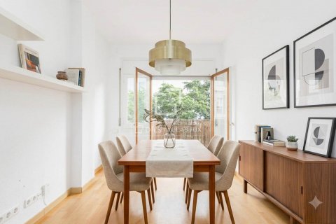 Купить квартиру в Барселона, Испания с 2 спальни, 61м², № 8763 - фото 2