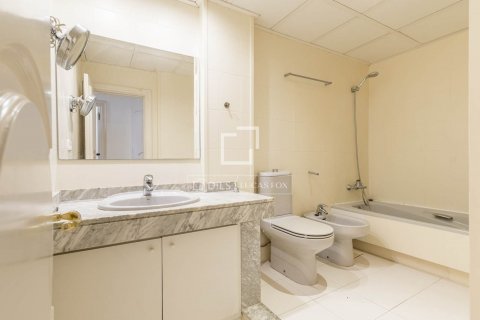 Купить квартиру в Барселона, Испания с 2 спальни, 61м², № 8763 - фото 26