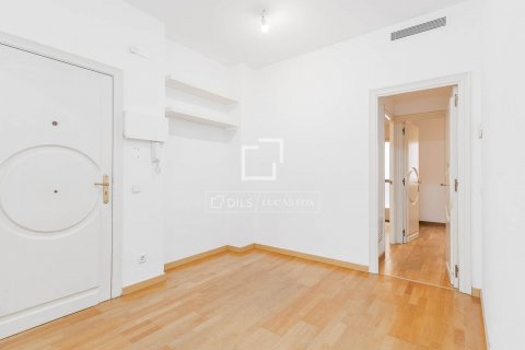 Купить квартиру в Барселона, Испания с 2 спальни, 61м², № 8763 - фото 15