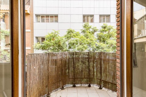 Купить квартиру в Барселона, Испания с 2 спальни, 61м², № 8763 - фото 5