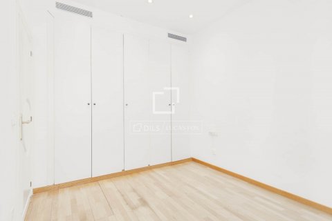 Купить квартиру в Барселона, Испания с 2 спальни, 61м², № 8763 - фото 18