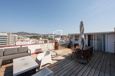 Ático de 1 dormitorio en venta en Barcelona, Cataluña, Spain № 8764 - foto 2