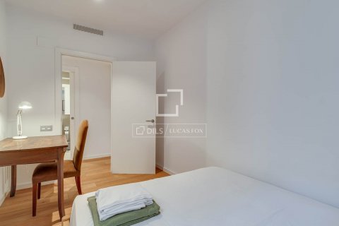 Ático de 2 dormitorios en venta en Barcelona, Cataluña, Spain № 8765 - foto 21
