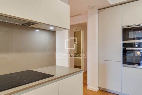 Ático de 2 dormitorios en venta en Barcelona, Cataluña, Spain № 8765 - foto 26