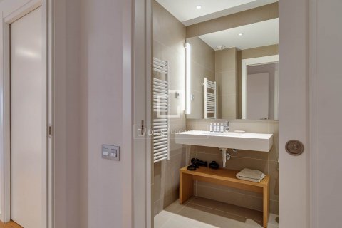 Ático de 2 dormitorios en venta en Barcelona, Cataluña, Spain № 8765 - foto 22