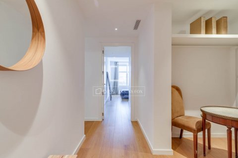 Ático de 2 dormitorios en venta en Barcelona, Cataluña, Spain № 8765 - foto 16