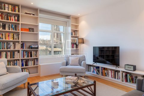 Ático de 2 dormitorios en venta en Barcelona, Cataluña, Spain № 8765 - foto 2