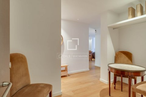 Ático de 2 dormitorios en venta en Barcelona, Cataluña, Spain № 8765 - foto 17