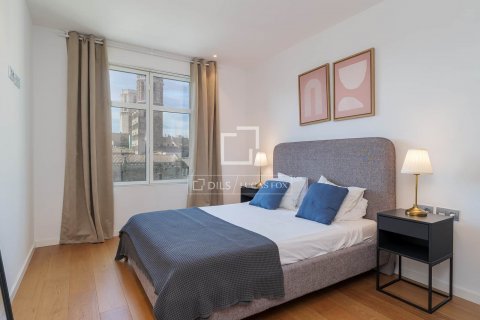 Ático de 2 dormitorios en venta en Barcelona, Cataluña, Spain № 8765 - foto 8