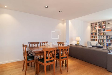 Ático de 2 dormitorios en venta en Barcelona, Cataluña, Spain № 8765 - foto 30