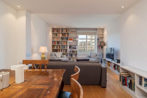 Ático de 2 dormitorios en venta en Barcelona, Cataluña, Spain № 8765 - foto 29