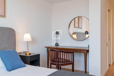 Ático de 2 dormitorios en venta en Barcelona, Cataluña, Spain № 8765 - foto 10