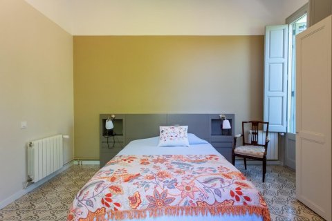 Сasa de 5 dormitorios en venta en Argentona, Barcelona, Cataluña, Spain № 1336 - foto 11