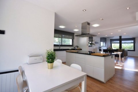 Сasa de 3 dormitorios en venta en Vallromanes, Barcelona, Cataluña, Spain № 1339 - foto 14