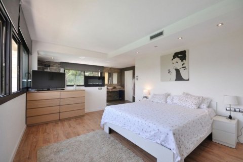 Сasa de 3 dormitorios en venta en Vallromanes, Barcelona, Cataluña, Spain № 1339 - foto 18