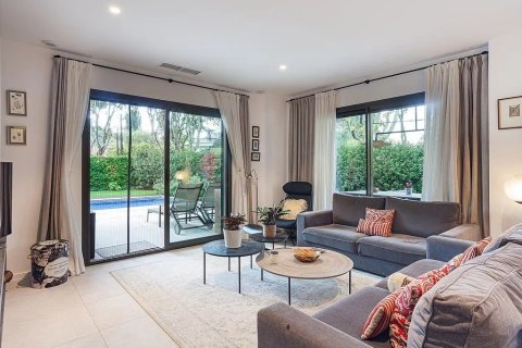 Сasa de 5 dormitorios en venta en Sant Cugat del Vallès, Barcelona, Cataluña, Spain № 1334 - foto 2