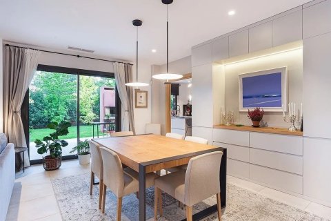 Сasa de 5 dormitorios en venta en Sant Cugat del Vallès, Barcelona, Cataluña, Spain № 1334 - foto 6
