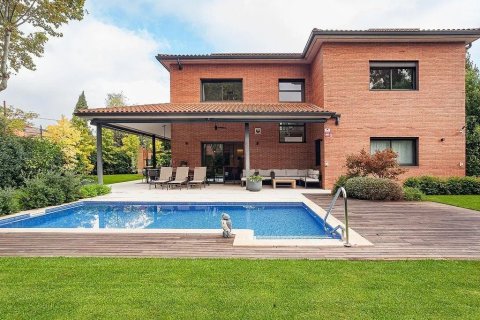 Сasa de 5 dormitorios en venta en Sant Cugat del Vallès, Barcelona, Cataluña, Spain № 1334