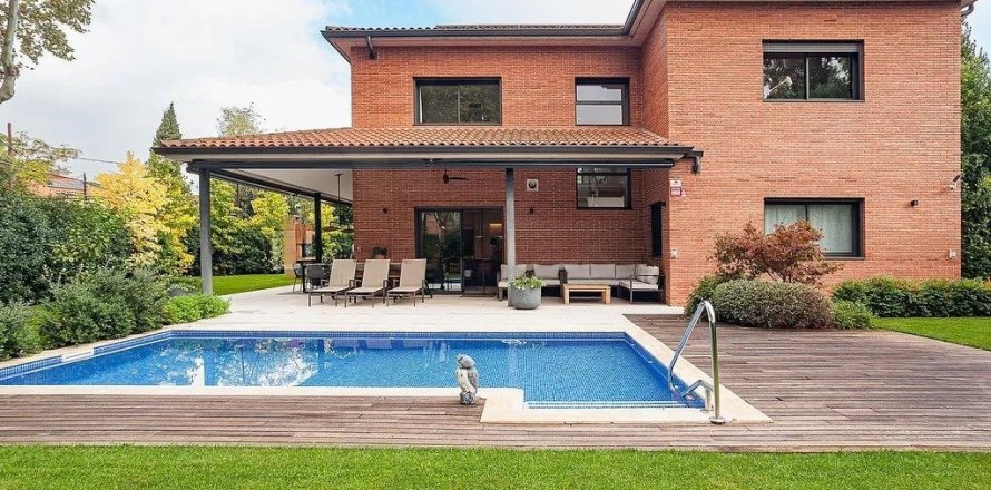 Сasa de 5 dormitorios en venta en Sant Cugat del Vallès, Barcelona, Cataluña, Spain № 1334