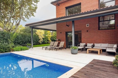 Сasa de 5 dormitorios en venta en Sant Cugat del Vallès, Barcelona, Cataluña, Spain № 1334 - foto 27