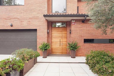 Сasa de 5 dormitorios en venta en Sant Cugat del Vallès, Barcelona, Cataluña, Spain № 1334 - foto 12