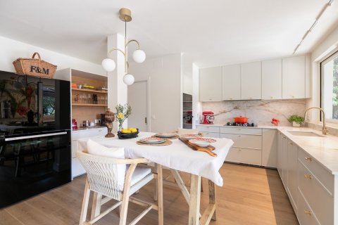 Сasa de 6 dormitorios en venta en Barcelona, Cataluña, Spain № 1337 - foto 10