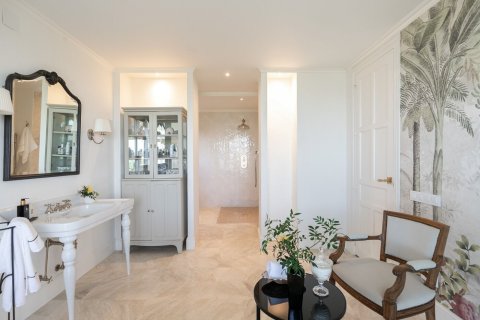 Сasa de 6 dormitorios en venta en Barcelona, Cataluña, Spain № 1337 - foto 22