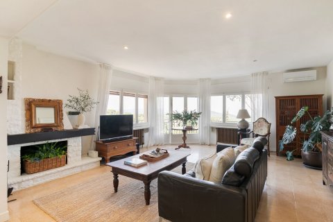 Сasa de 6 dormitorios en venta en Barcelona, Cataluña, Spain № 1337 - foto 6