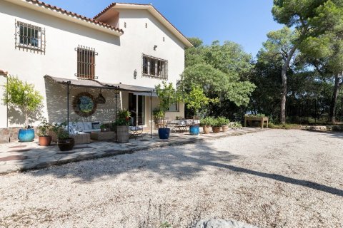 Сasa de 6 dormitorios en venta en Barcelona, Cataluña, Spain № 1337 - foto 2