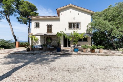 Сasa de 6 dormitorios en venta en Barcelona, Cataluña, Spain № 1337 - foto 3