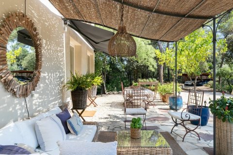 Сasa de 6 dormitorios en venta en Barcelona, Cataluña, Spain № 1337