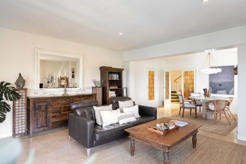 Сasa de 6 dormitorios en venta en Barcelona, Cataluña, Spain № 1337 - foto 8