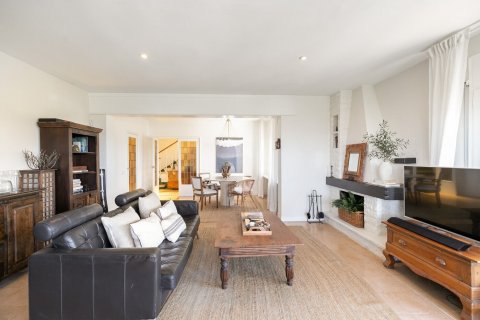 Сasa de 6 dormitorios en venta en Barcelona, Cataluña, Spain № 1337 - foto 5