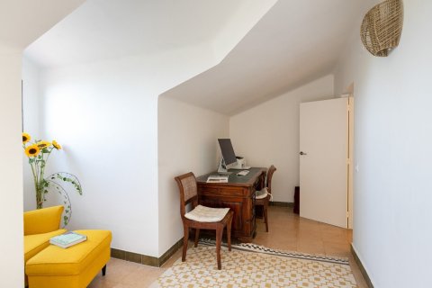 Сasa de 6 dormitorios en venta en Barcelona, Cataluña, Spain № 1337 - foto 27