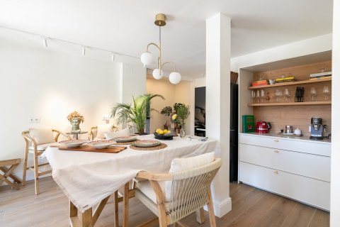 Сasa de 6 dormitorios en venta en Barcelona, Cataluña, Spain № 1337 - foto 11