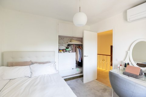 Сasa de 6 dormitorios en venta en Barcelona, Cataluña, Spain № 1337 - foto 30