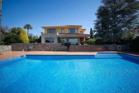 Сasa de 5 dormitorios en venta en Alella, Barcelona, Cataluña, Spain № 1338