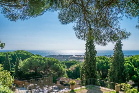 Сasa de 6 dormitorios en venta en Sant Andreu de Llavaneres, Barcelona, Cataluña, Spain № 1335 - foto 3
