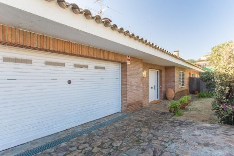 Сasa de 6 dormitorios en venta en Sant Andreu de Llavaneres, Barcelona, Cataluña, Spain № 1335 - foto 24