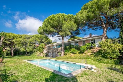 Сasa de 6 dormitorios en venta en Sant Andreu de Llavaneres, Barcelona, Cataluña, Spain № 1335 - foto 21