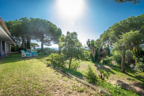 Сasa de 6 dormitorios en venta en Sant Andreu de Llavaneres, Barcelona, Cataluña, Spain № 1335 - foto 22