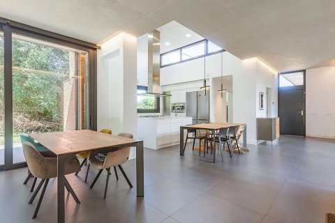 Сasa de 5 dormitorios en venta en Sant Cugat del Vallès, Barcelona, Cataluña, Spain № 1333 - foto 4
