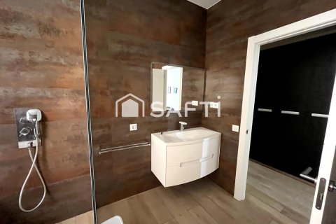 Villa de 10 dormitorios en venta en Cubelles, Barcelona, Cataluña, Spain № 2257 - foto 30